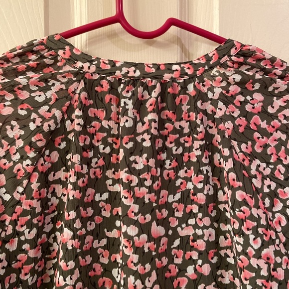 J Crew Blouse Olive Green with Floral Print of Pink White Black V Neck WM SZ XS - Picture 10 of 13
